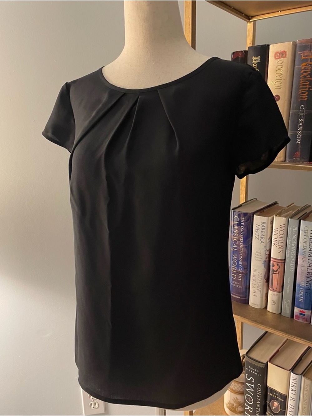 Ann Taylor 100% Silk Black Short Cap Sleeve Blouse Shell - Picture 5 of 13